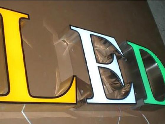慈溪介绍LED招牌的基础知识。